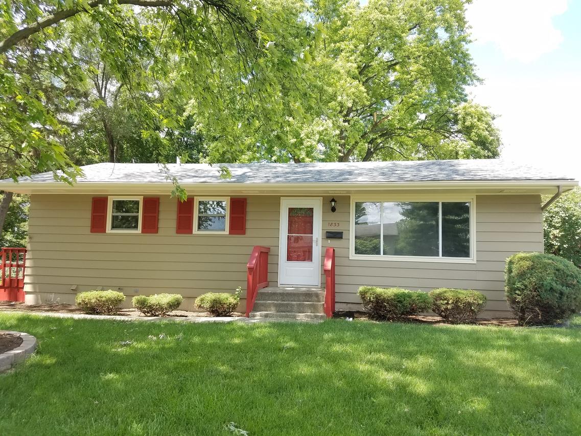 1833 Ivy Ln., Aurora, IL 60506