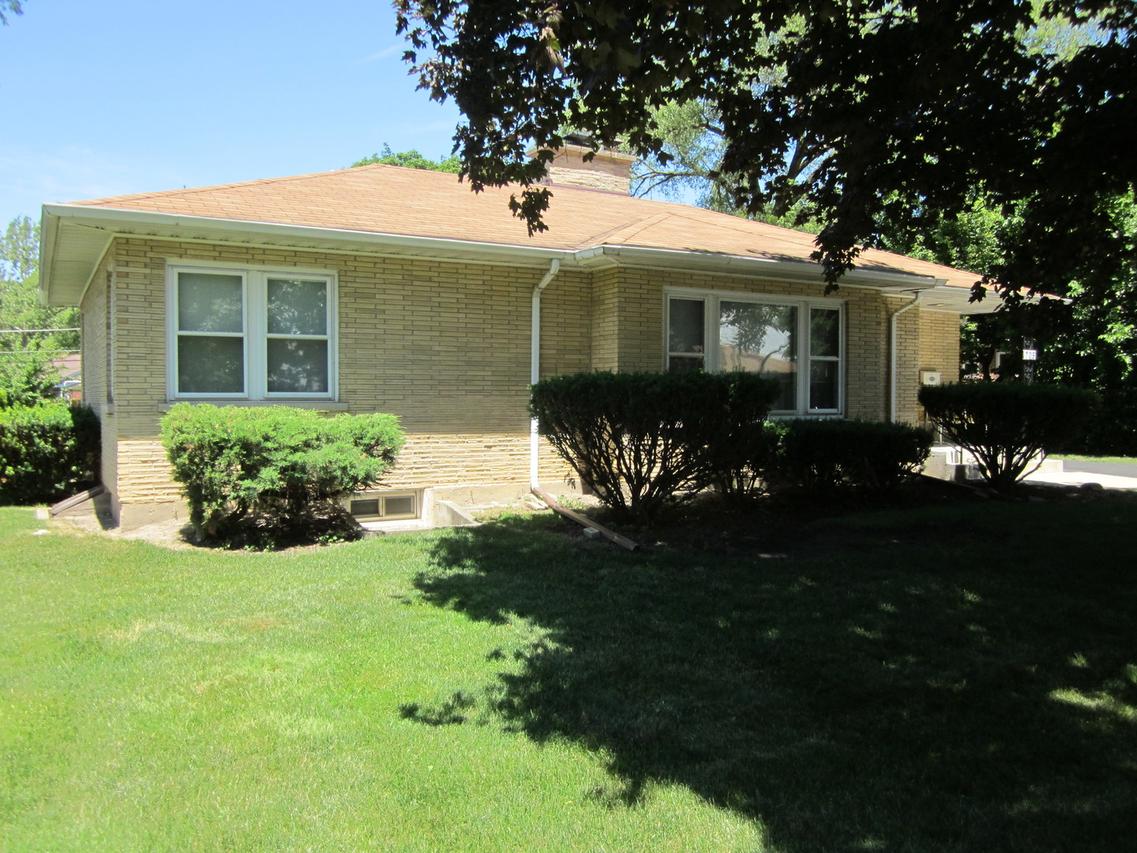 709 Algonquin Ave., Bensenville, IL 60106