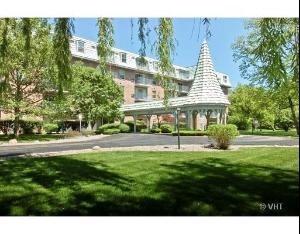 5125 Blodgett Ave. #504T, Downers Grove, IL 60515