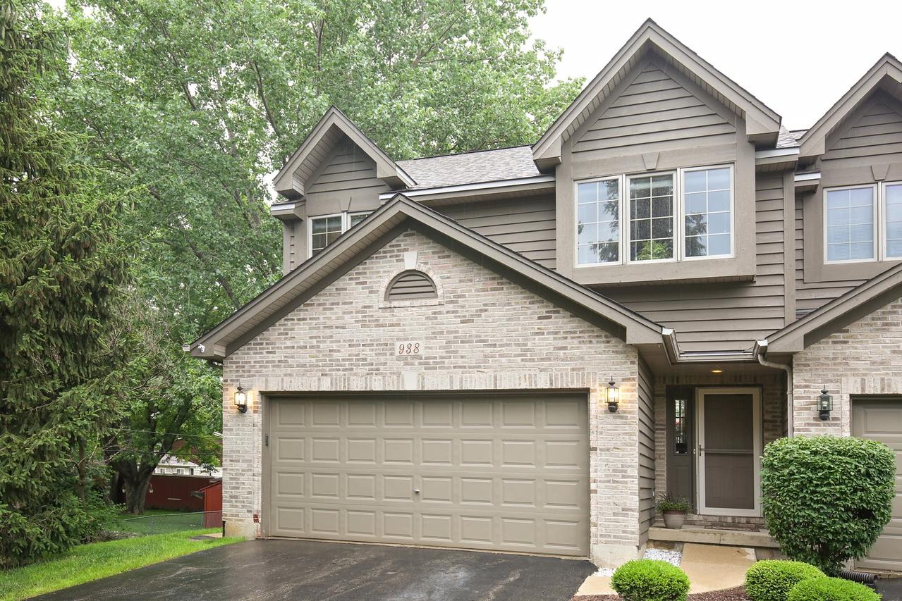 938 Ascot Dr., Elgin, IL 60123