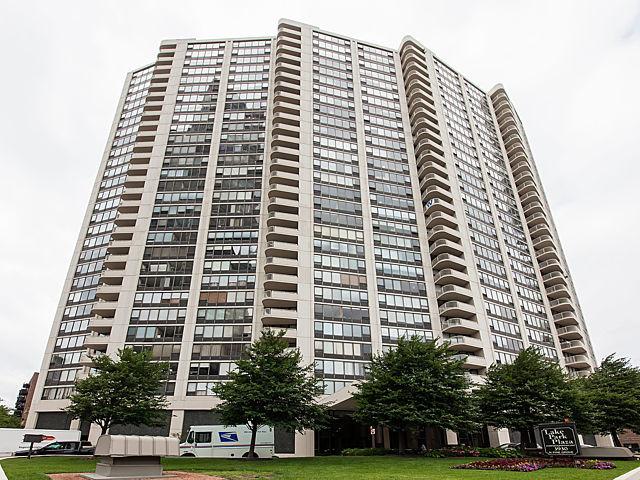 3930 N Pine Grove Ave. #1208, Chicago, IL 60613
