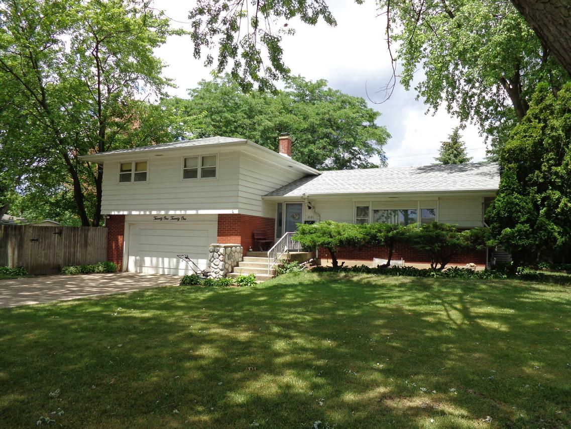 2121 Glenwood Ave., Joliet, IL 60435
