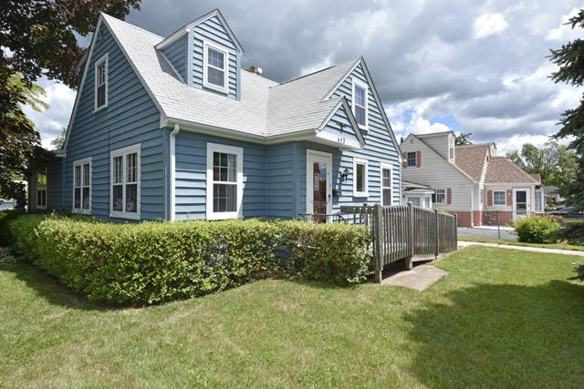 632 N Cedarwood Cir., Round Lake Heights, IL 60073