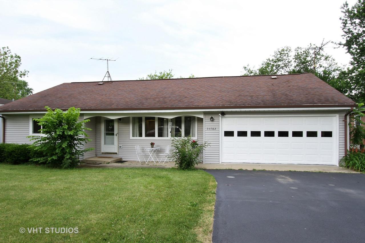 34782 N Hiawatha Tr., Mchenry, IL 60051