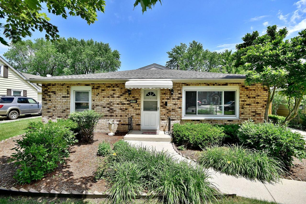 5615 N Fairview Ave., Chicago, IL 60631