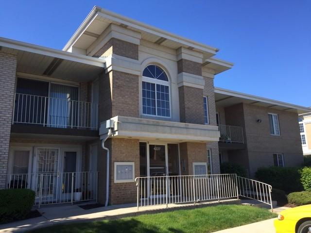4227 W 76th St. #207, Chicago, IL 60652