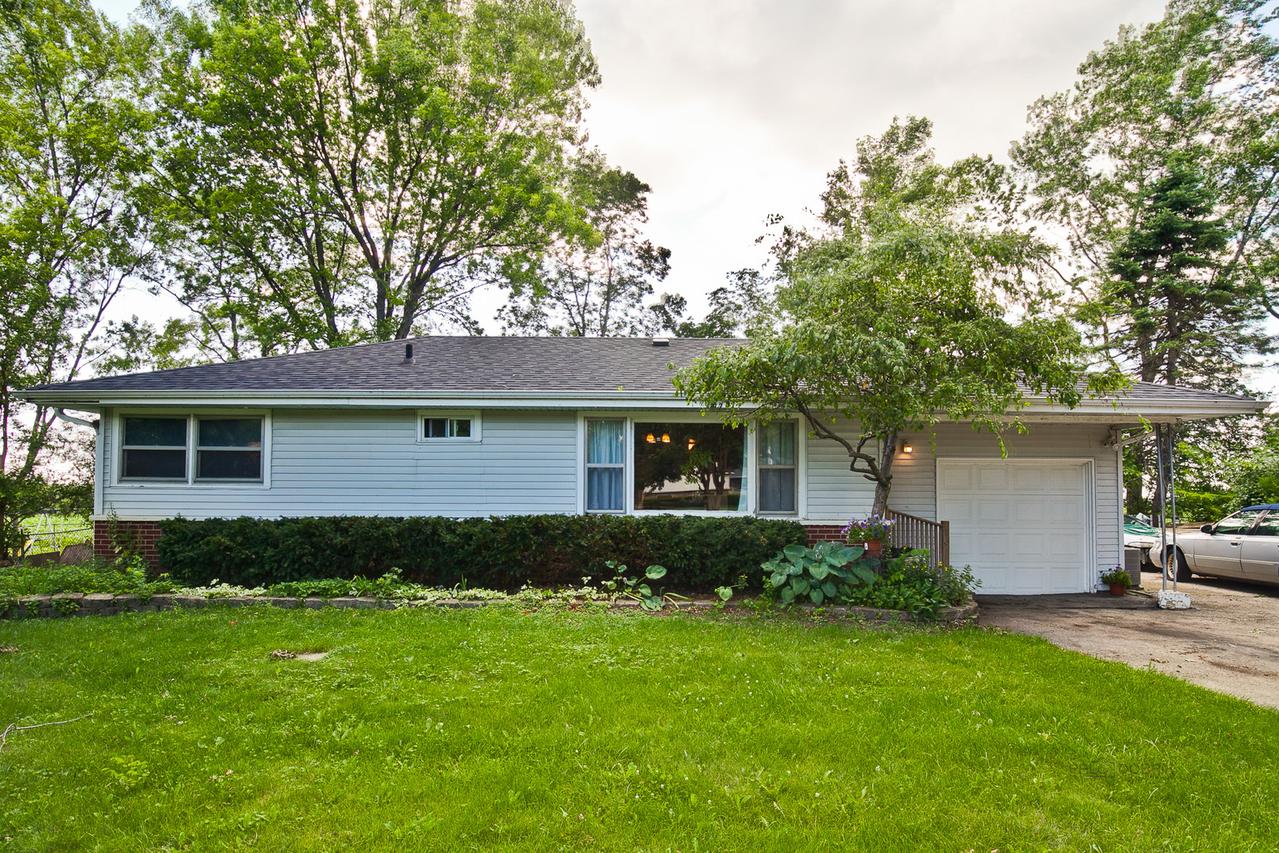 317 N Hill Rd., Mchenry, IL 60051