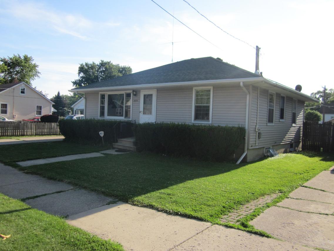 809 S Union St., Aurora, IL 60505