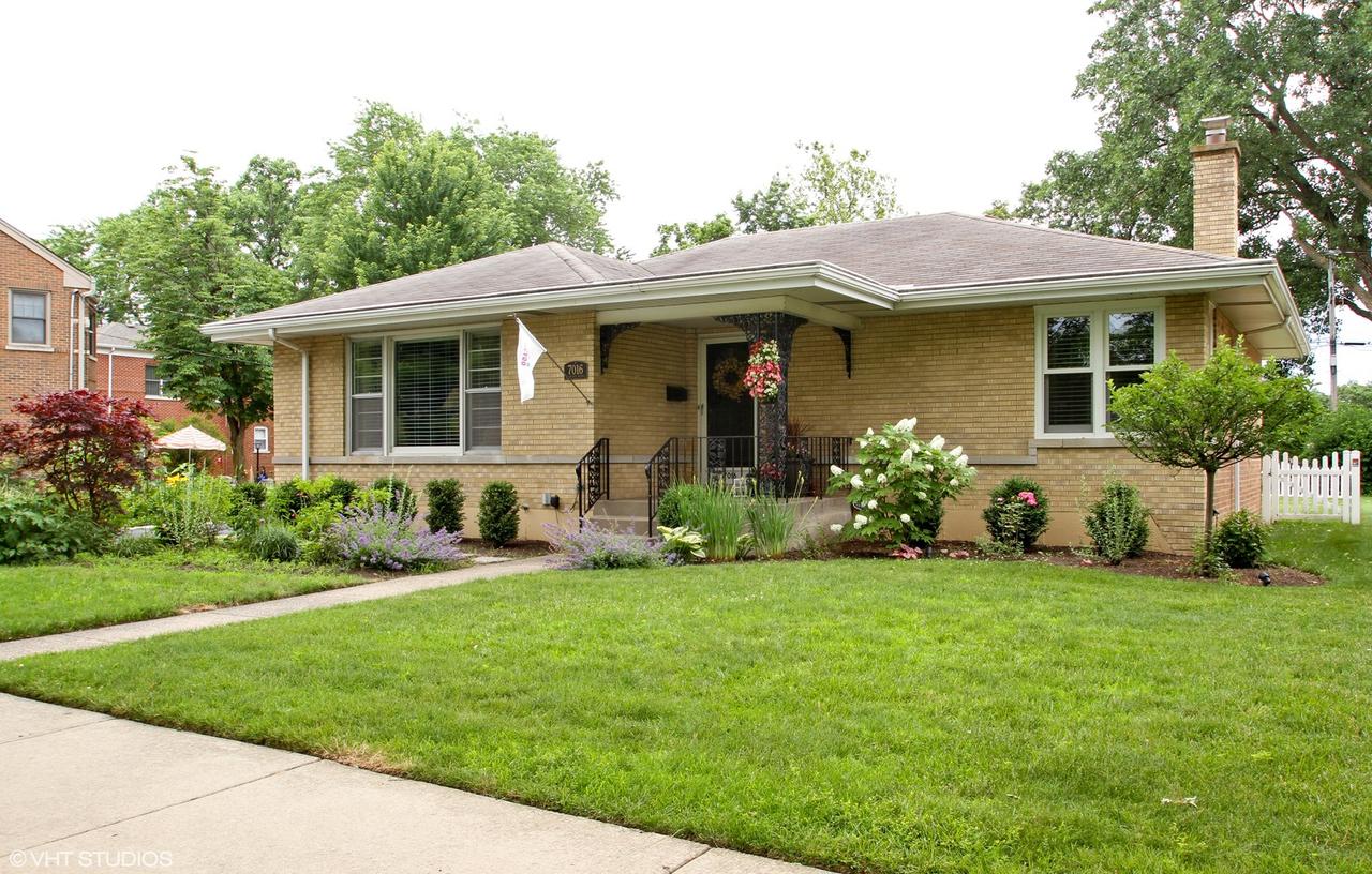 7016 N Hiawatha Ave., Chicago, IL 60646