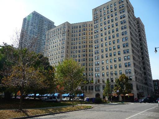 2000 N Lincoln Park West St. #807, Chicago, IL 60614