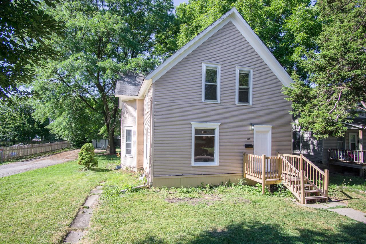 814 Richmond St., Joliet, IL 60435