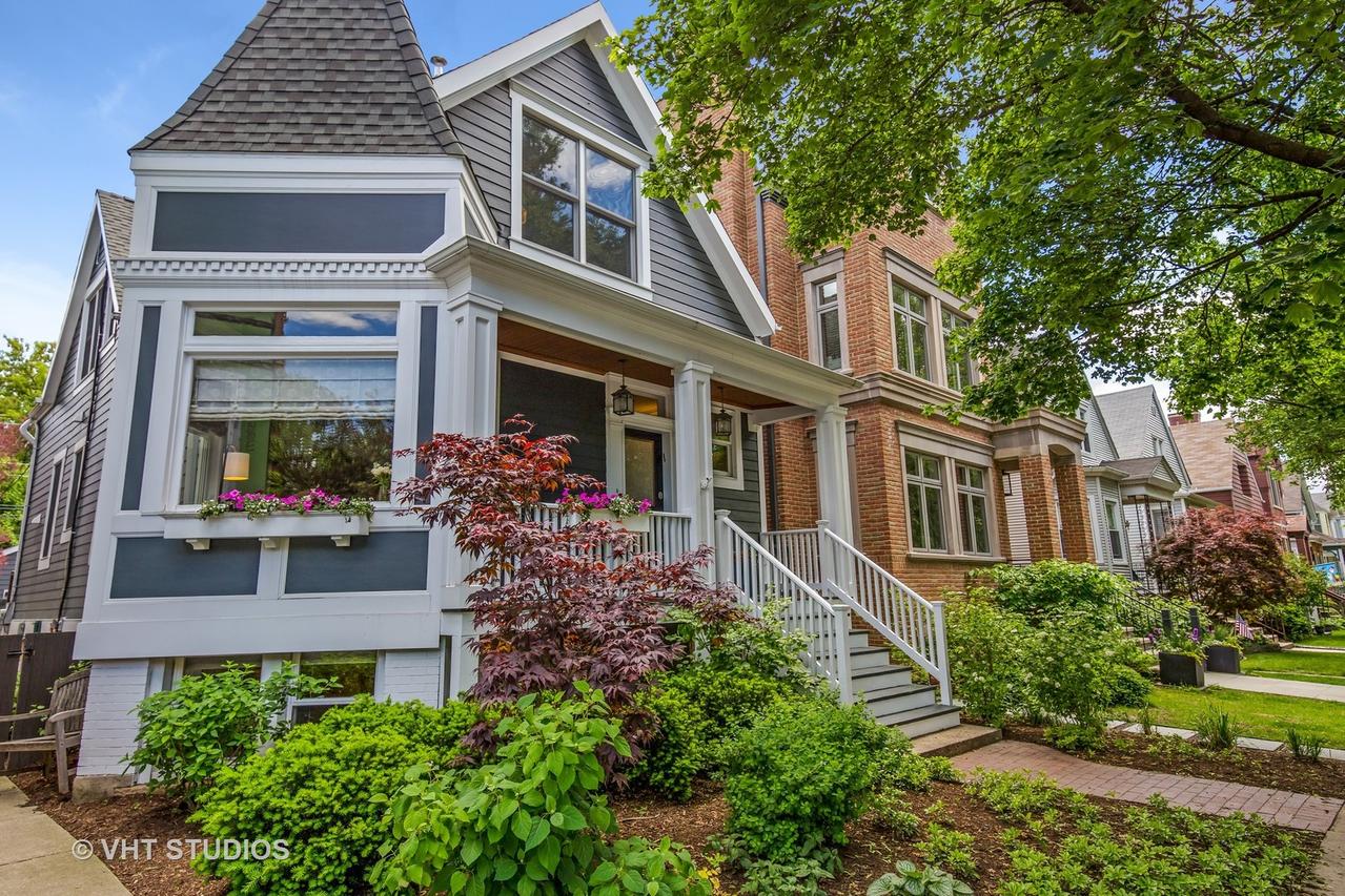 2109 W Bradley Pl., Chicago, IL 60618