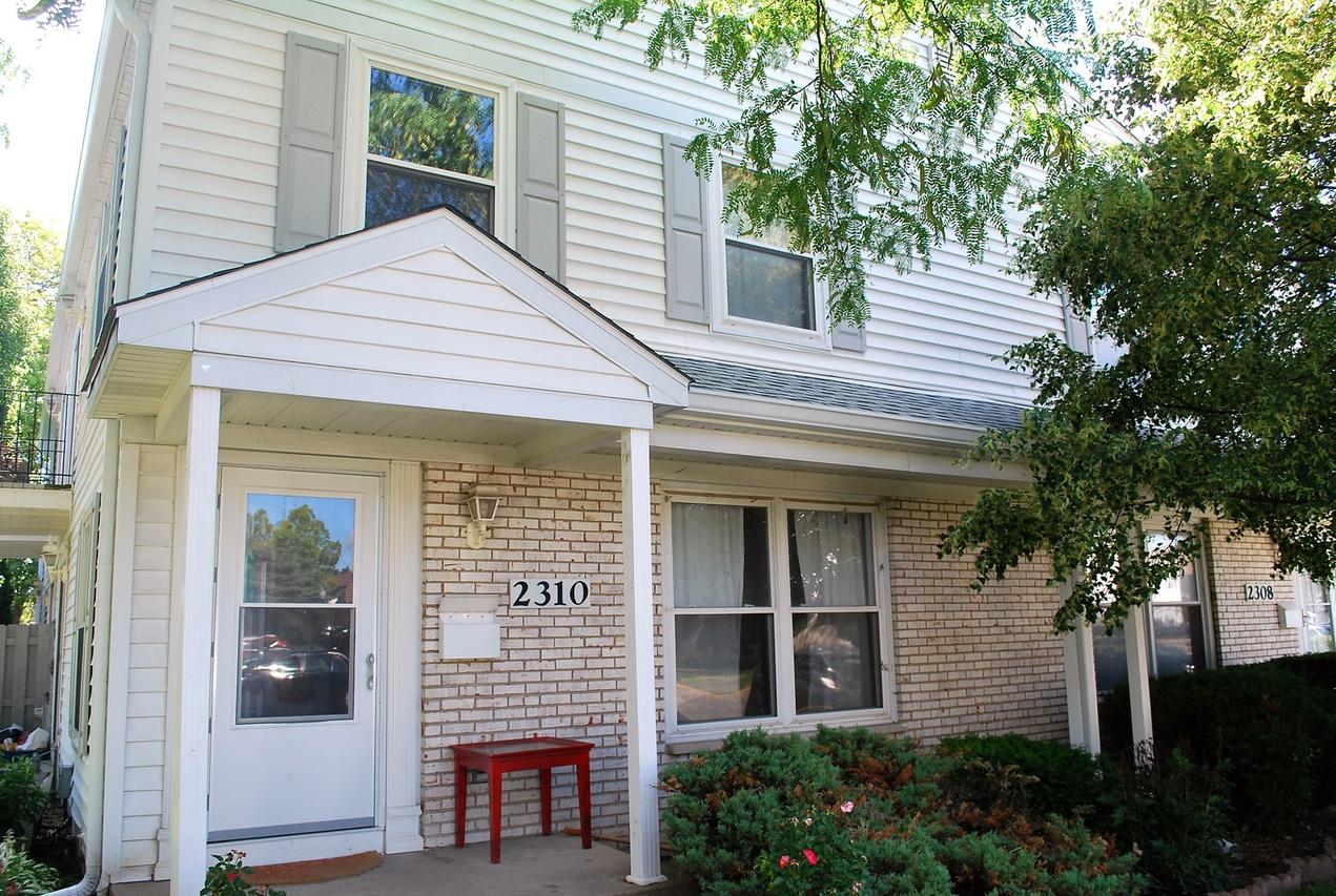 2310 Old Kings Ct. #233, Schaumburg, IL 60194