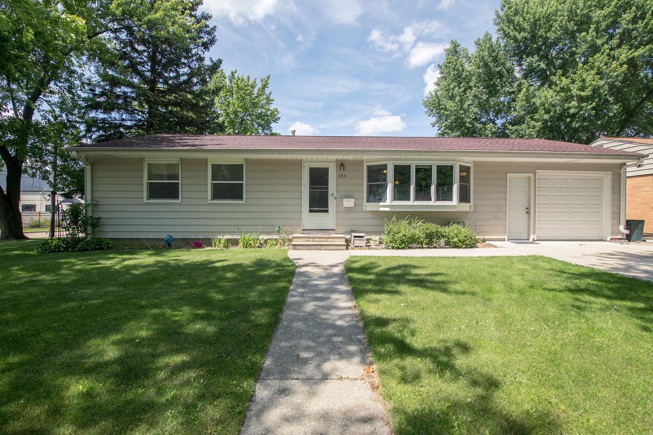359 Garden Ct., Sycamore, IL 60178