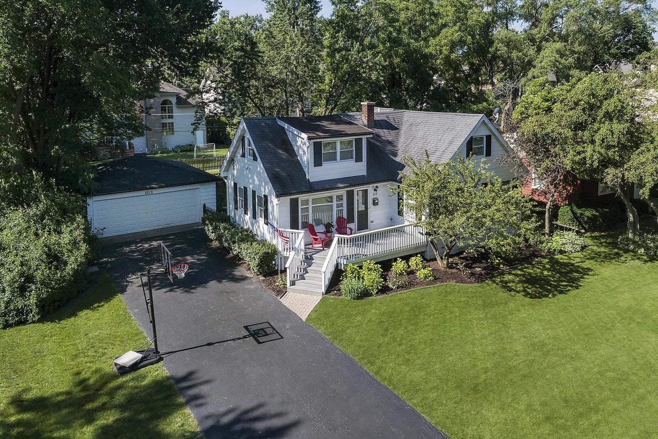 2215 Scott Rd., Northbrook, IL 60062