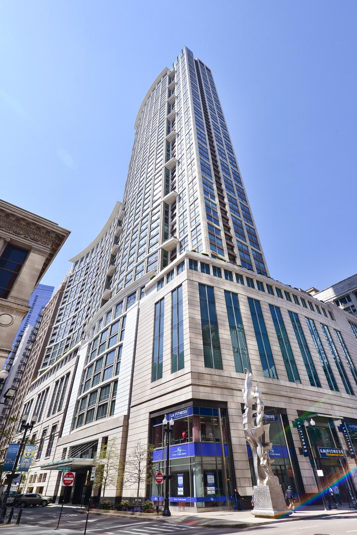130 N Garland Ct. #3305, Chicago, IL 60602