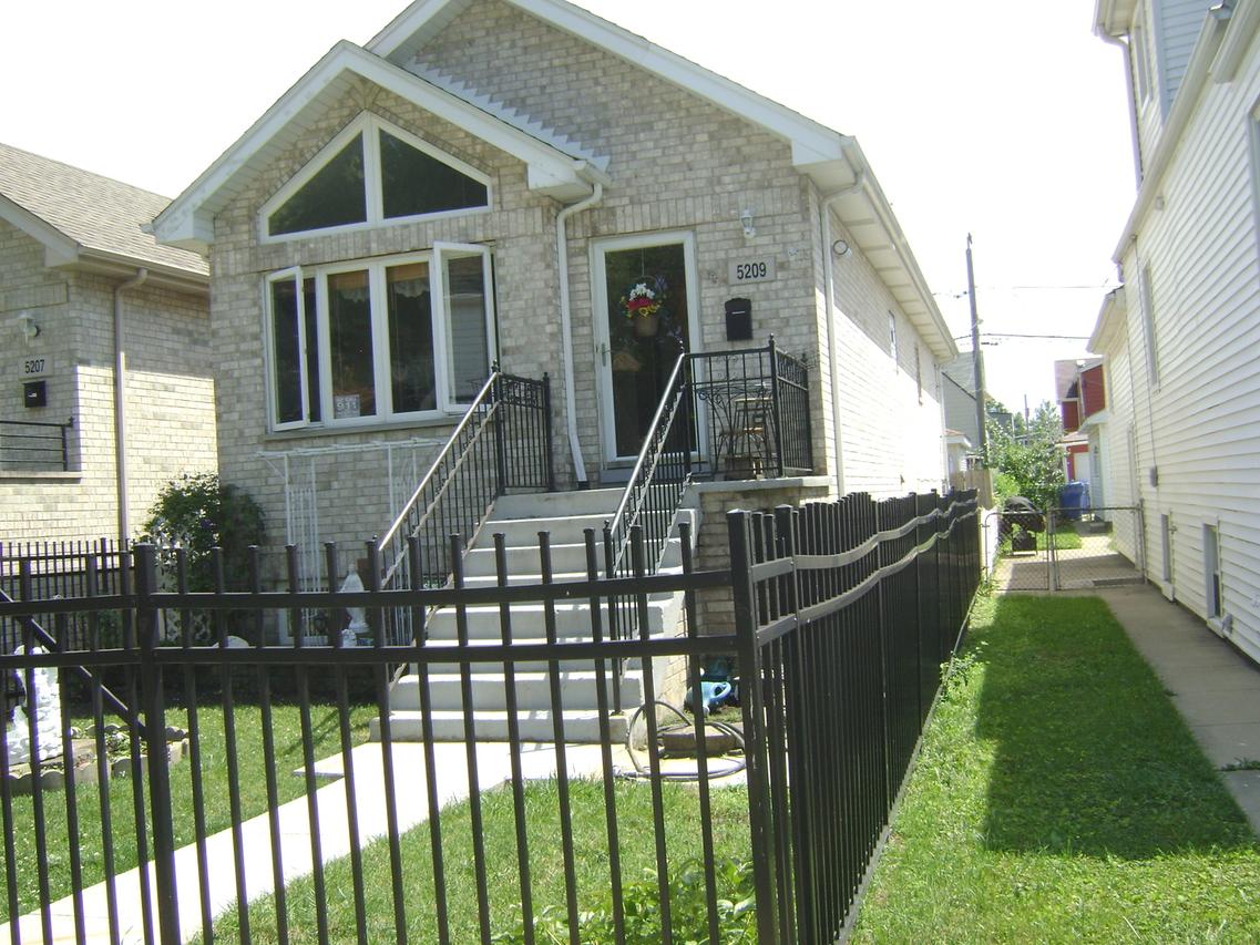 5209 W Winona St., Chicago, IL 60630