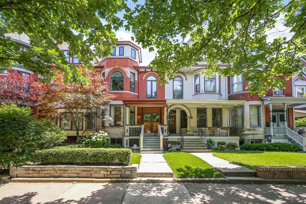 204 Clinton Ave., Oak Park, IL 60302