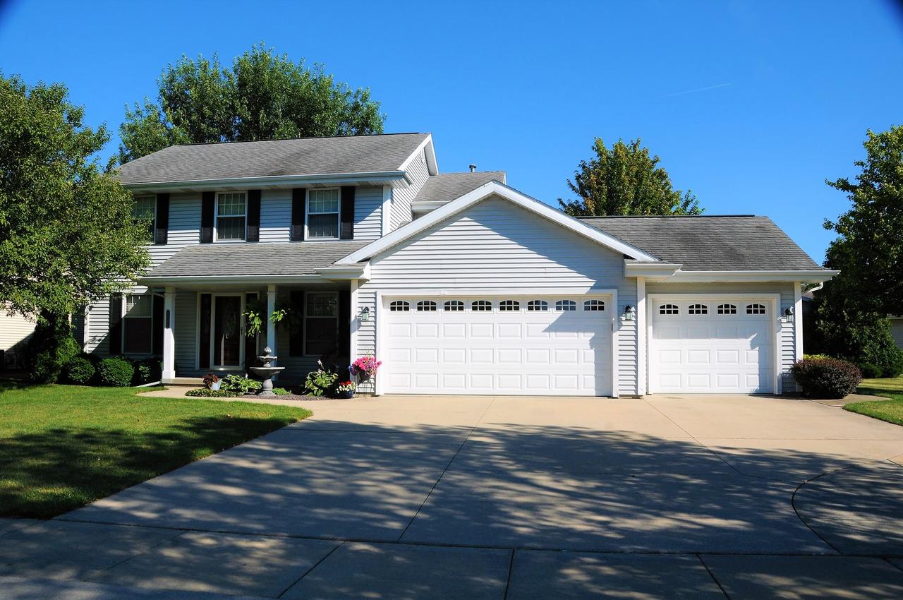 1401 E Grand Ave., St. Joseph, IL 61873