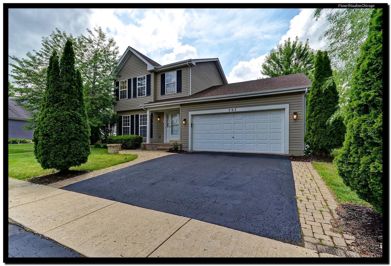 597 Red Barn Tr., Bolingbrook, IL 60490