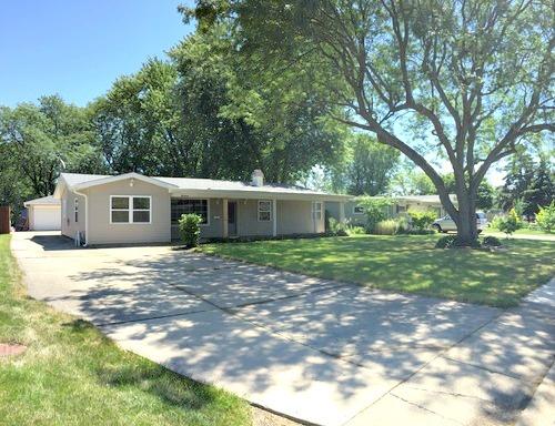 17 Cedar Dr., North Aurora, IL 60542