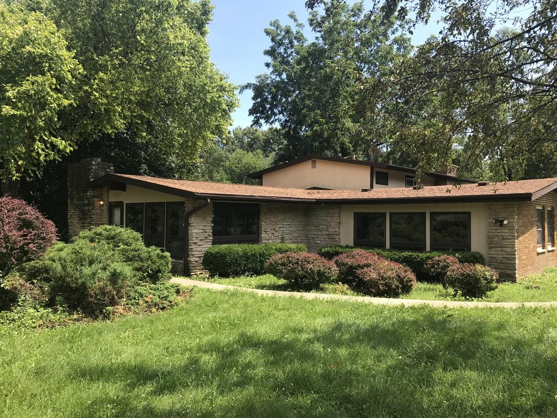 1827 Louise St., Crystal Lake, IL 60014