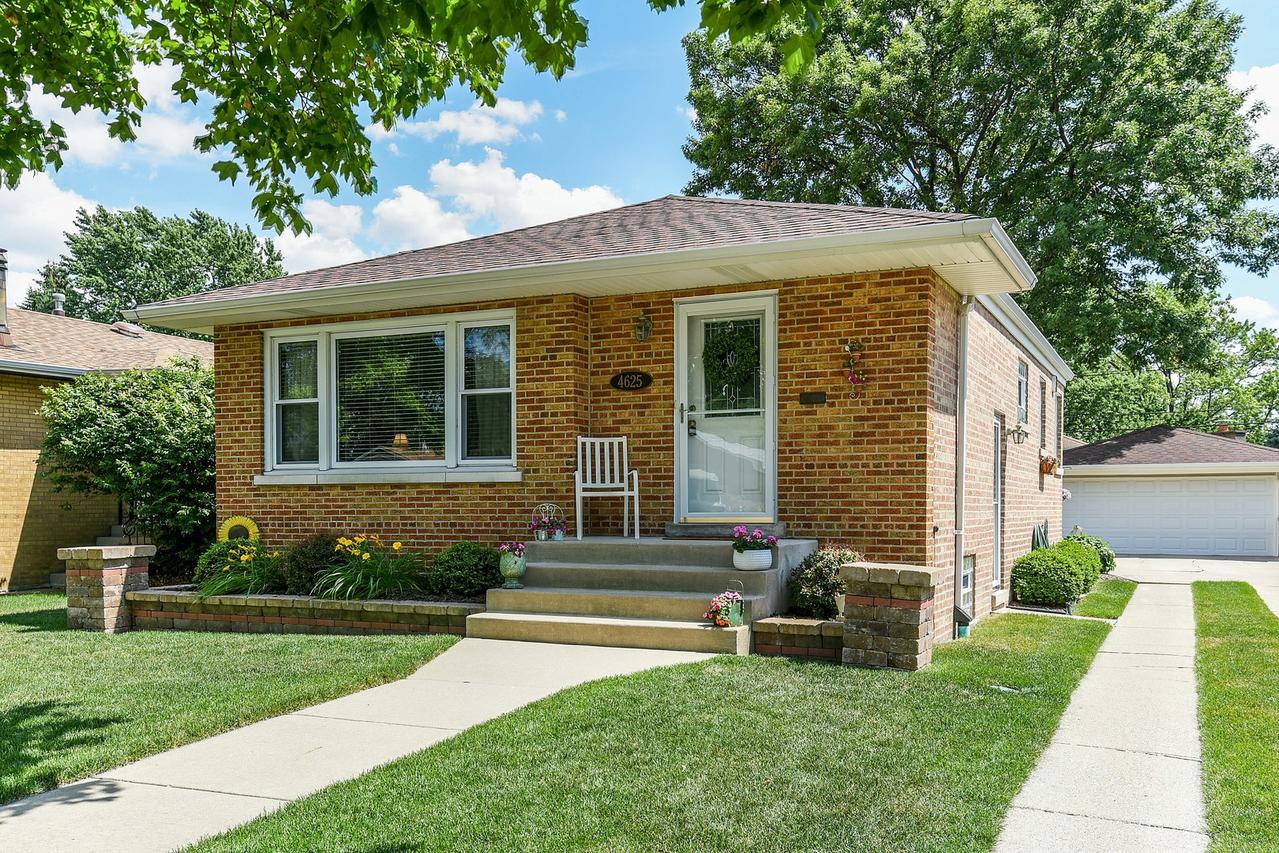 4625 W 99th St., Oak Lawn, IL 60453