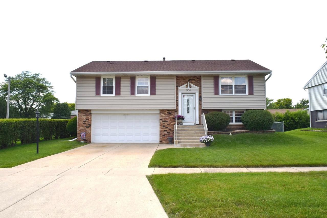 504 Newberry Dr., Streamwood, IL 60107