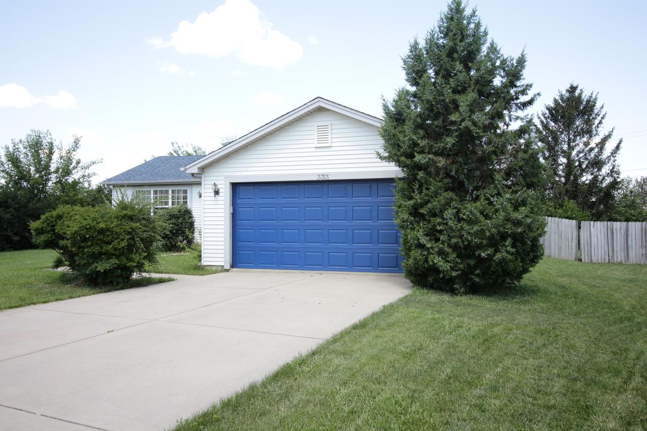 333 Meadows Dr., Sugar Grove, IL 60554