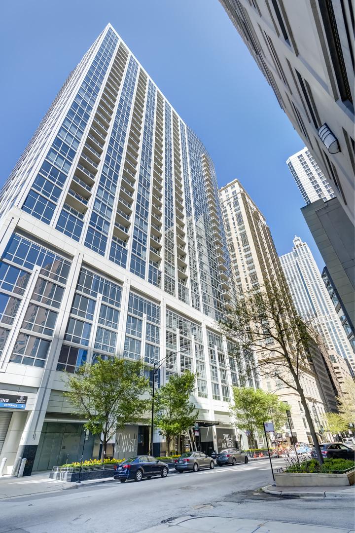 2 W Delaware Pl. #2305, Chicago, IL 60610