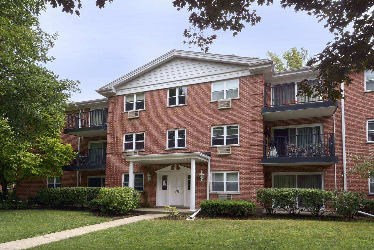 819 E Miner St. #1D, Arlington Heights, IL 60004
