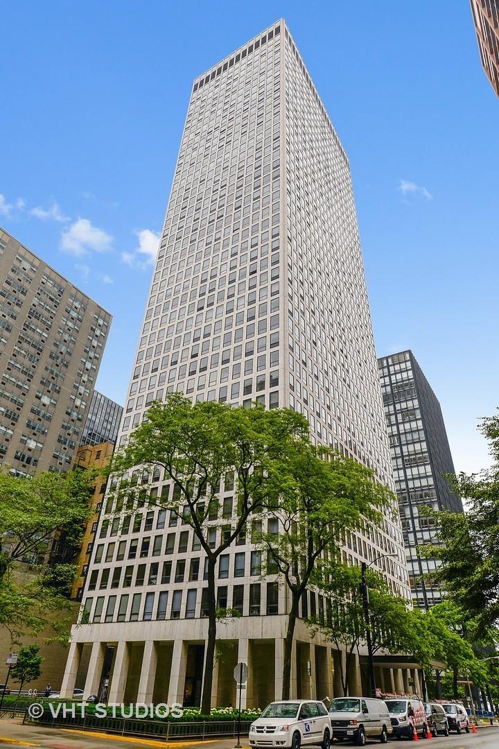 260 E Chestnut St. #2212, Chicago, IL 60611