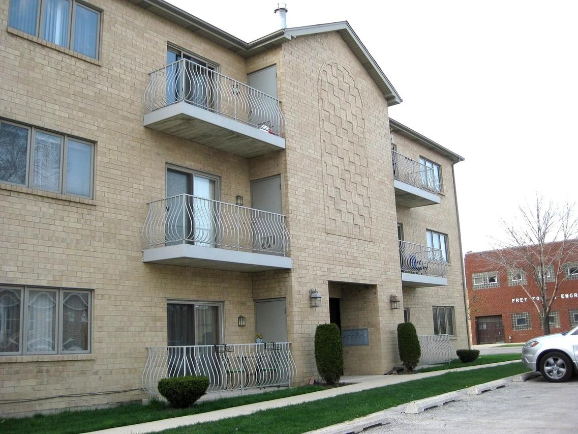 7915 W Grand Ave. #3S, Elmwood Park, IL 60707
