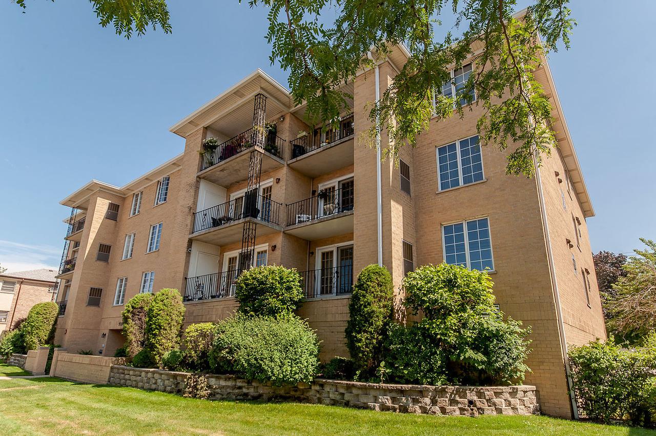 5727 W Lawrence Ave. #201, Chicago, IL 60630