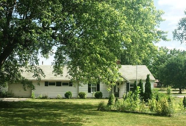 204 N 6th St., Irvington, IL 62848