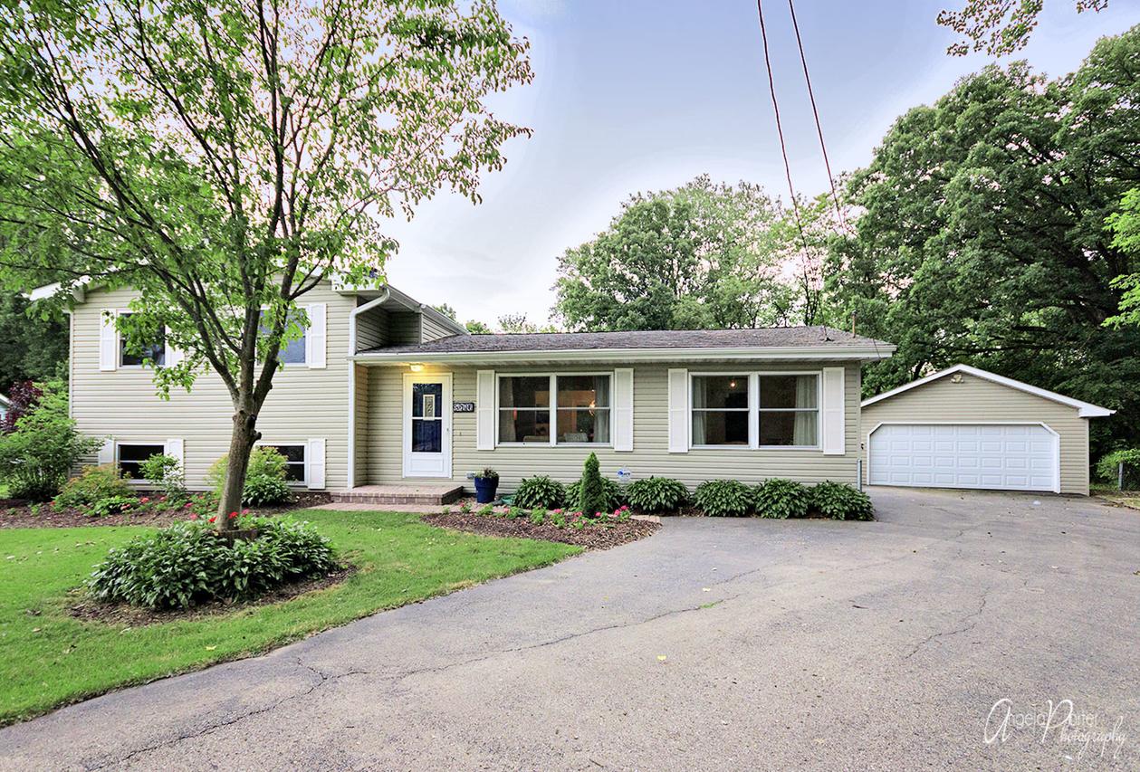 5006 Memory Tr., Mchenry, IL 60051
