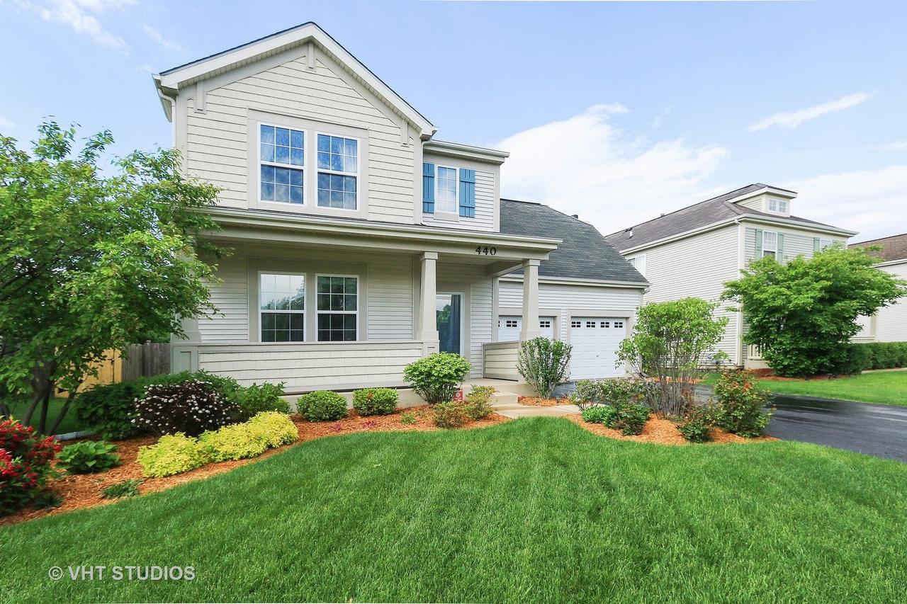 440 W Savoy Dr., Round Lake, IL 60073