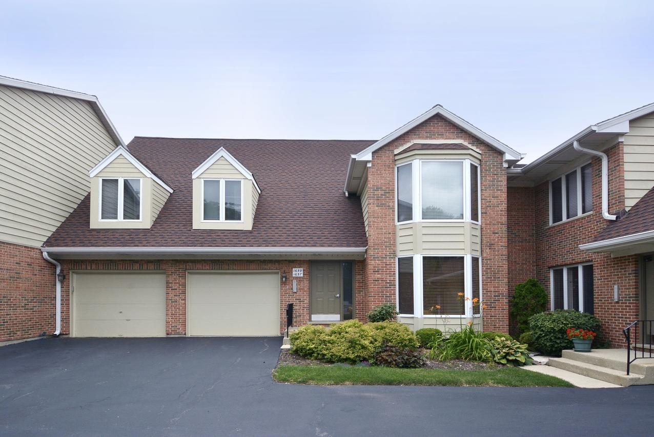 1659 N Belmont Ct., Arlington Heights, IL 60004