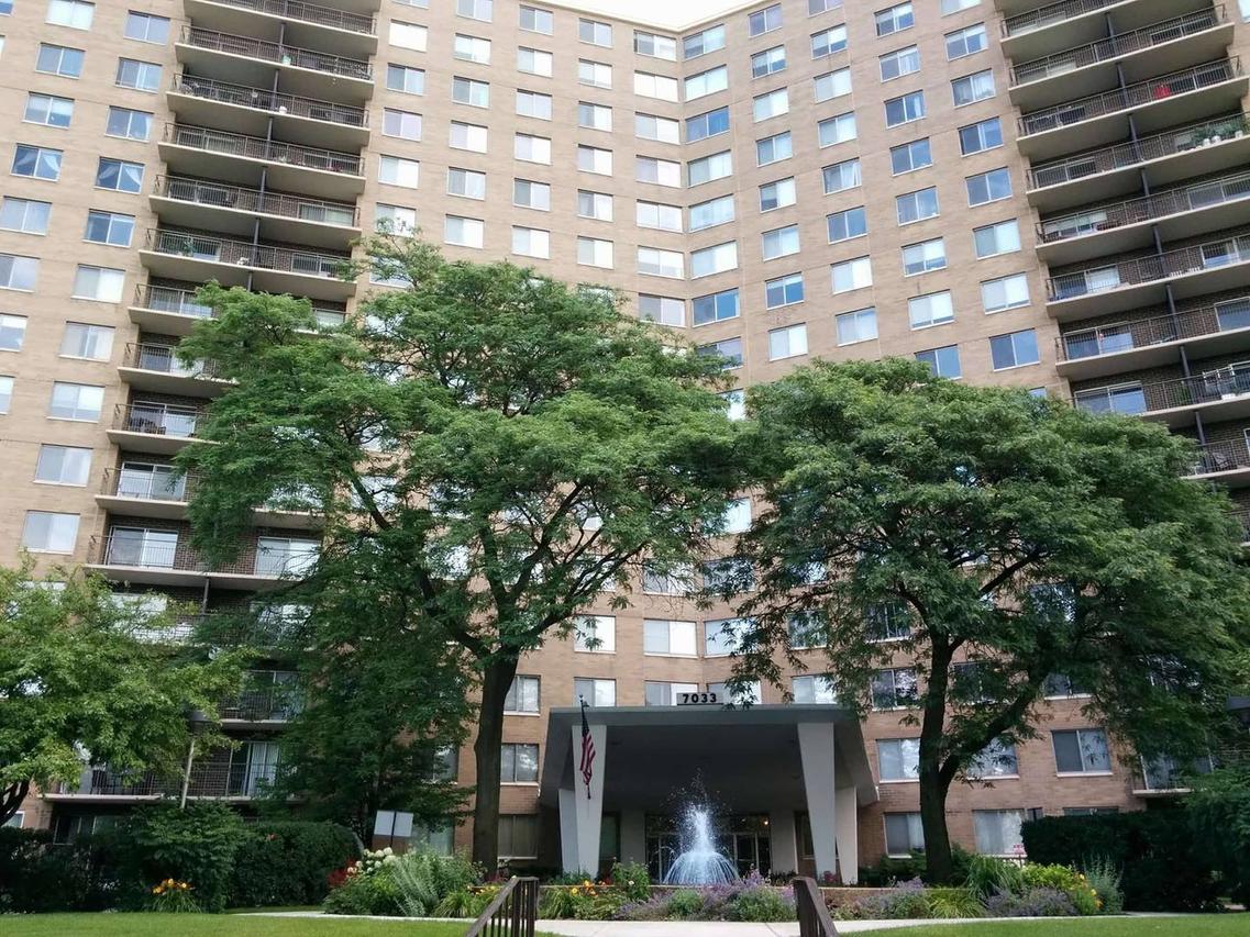 7033 N Kedzie Ave. #907, Chicago, IL 60645