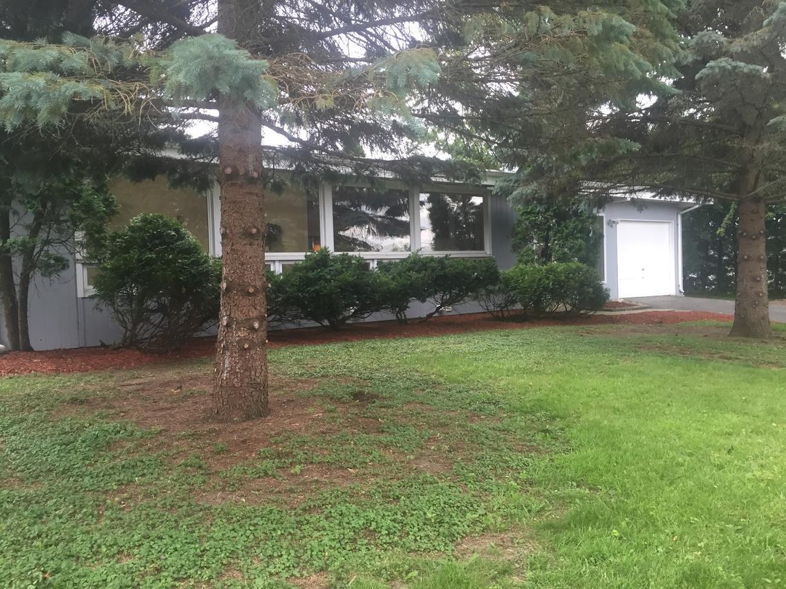 204 Hickory Dr., Crystal Lake, IL 60014