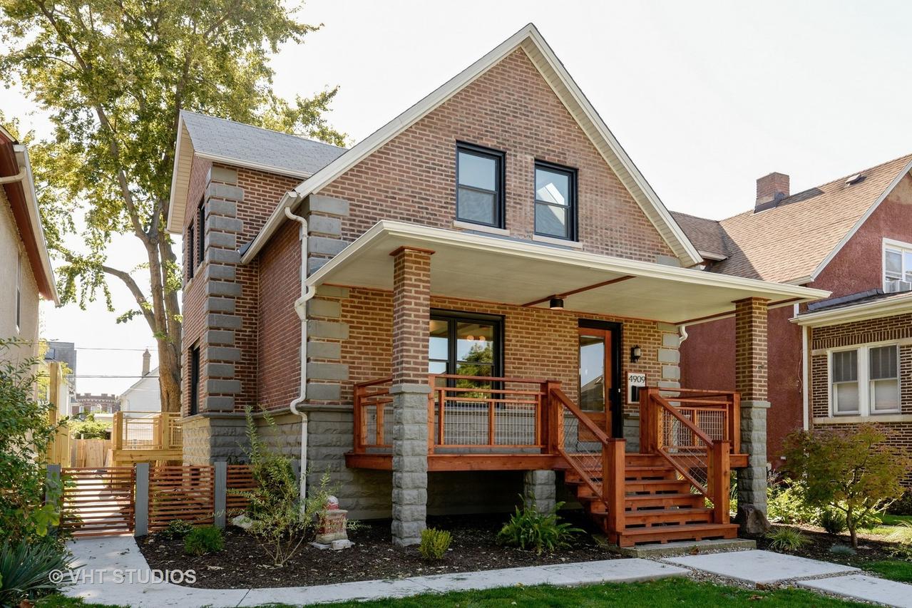4909 W Pensacola Ave., Chicago, IL 60641