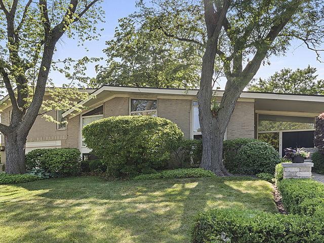 6920 N Kostner Ave., Lincolnwood, IL 60712
