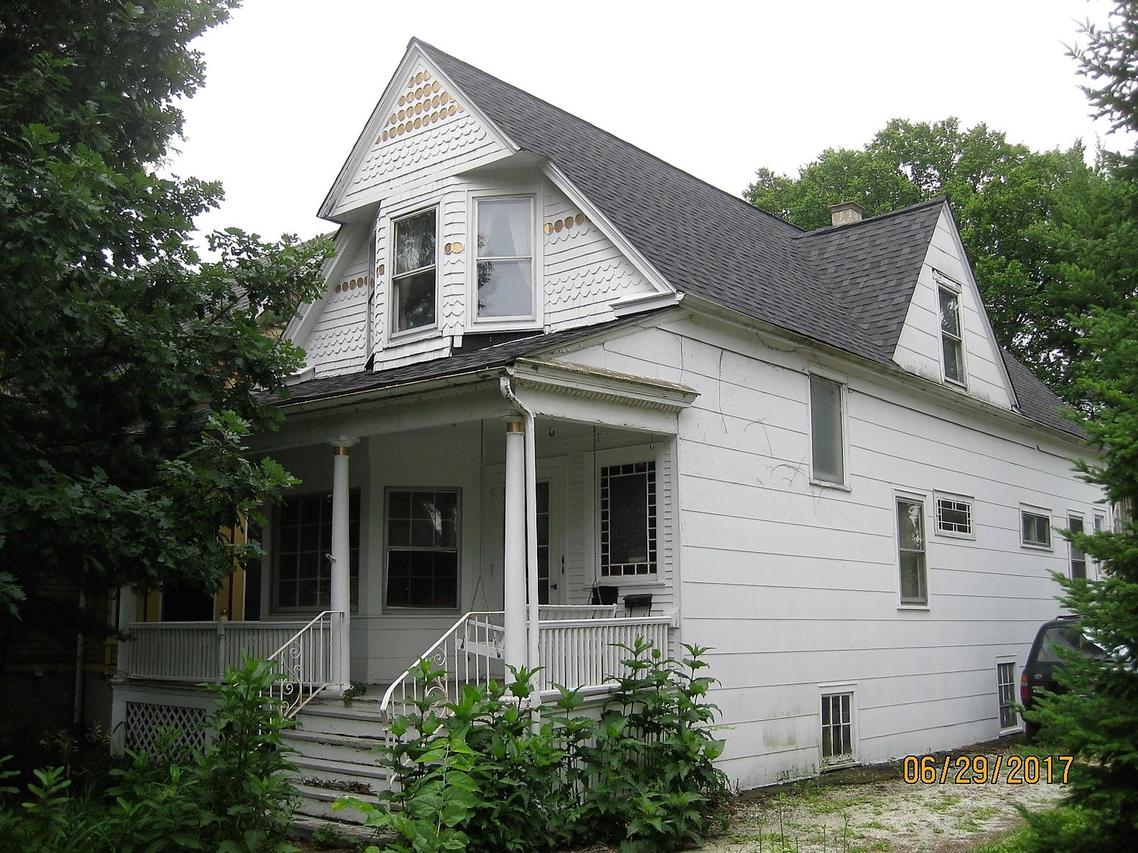124 N Stone Ave., La Grange, IL 60525