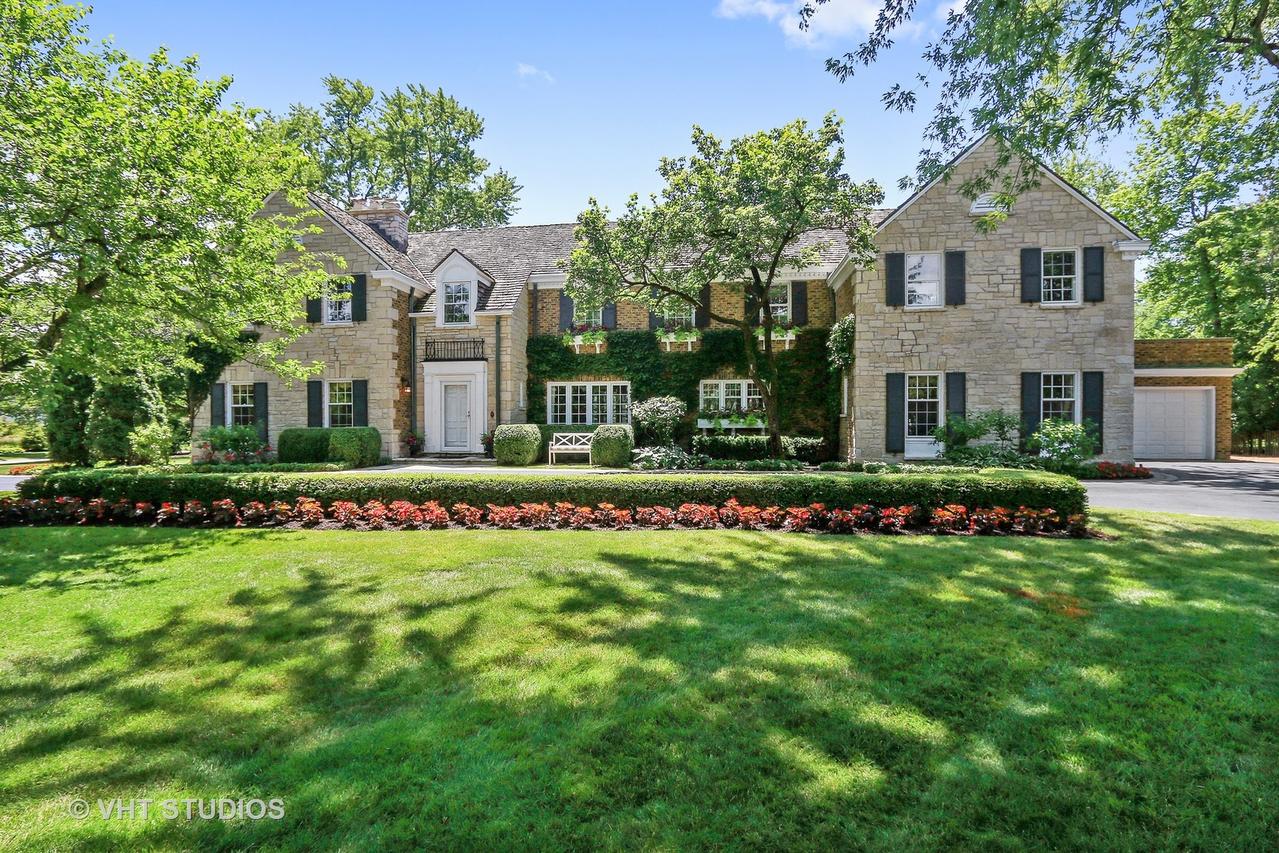965 Castlegate Ct., Lake Forest, IL 60045