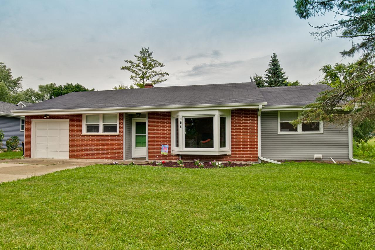 105 Hawthorne Dr., Lindenhurst, IL 60046