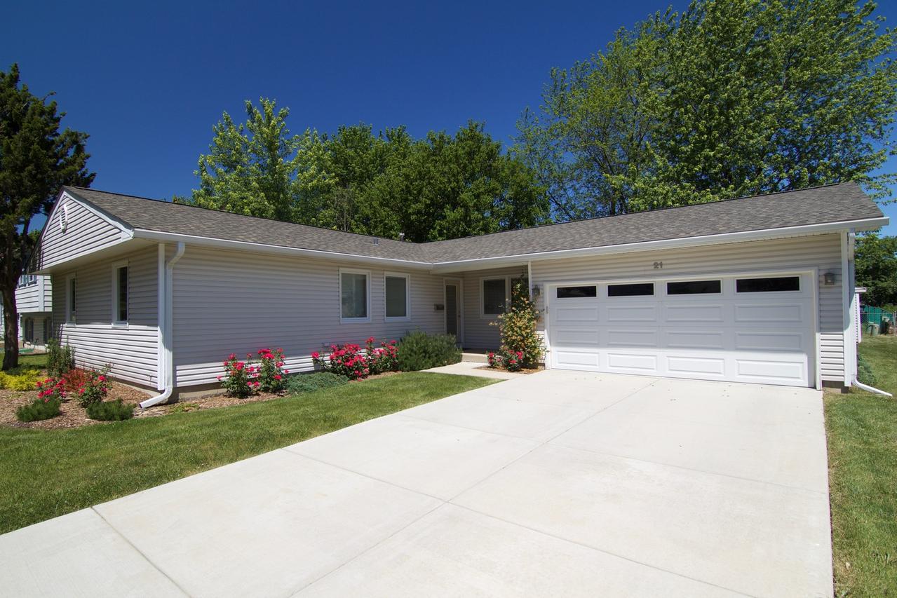 21 Amboy Ln., Schaumburg, IL 60194