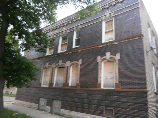 3823 W Augusta Blvd., Chicago, IL 60651