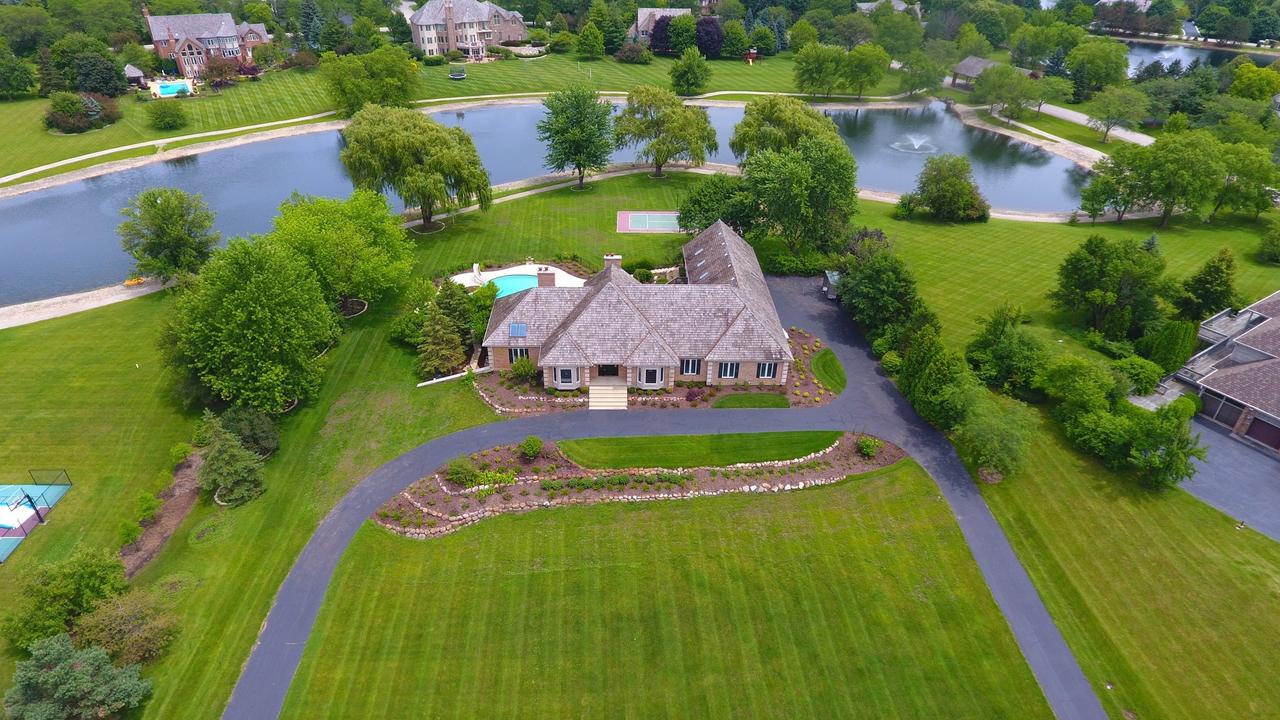15 Westlake Dr., South Barrington, IL 60010