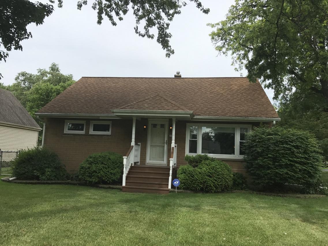 637 Terry Ave., Aurora, IL 60506