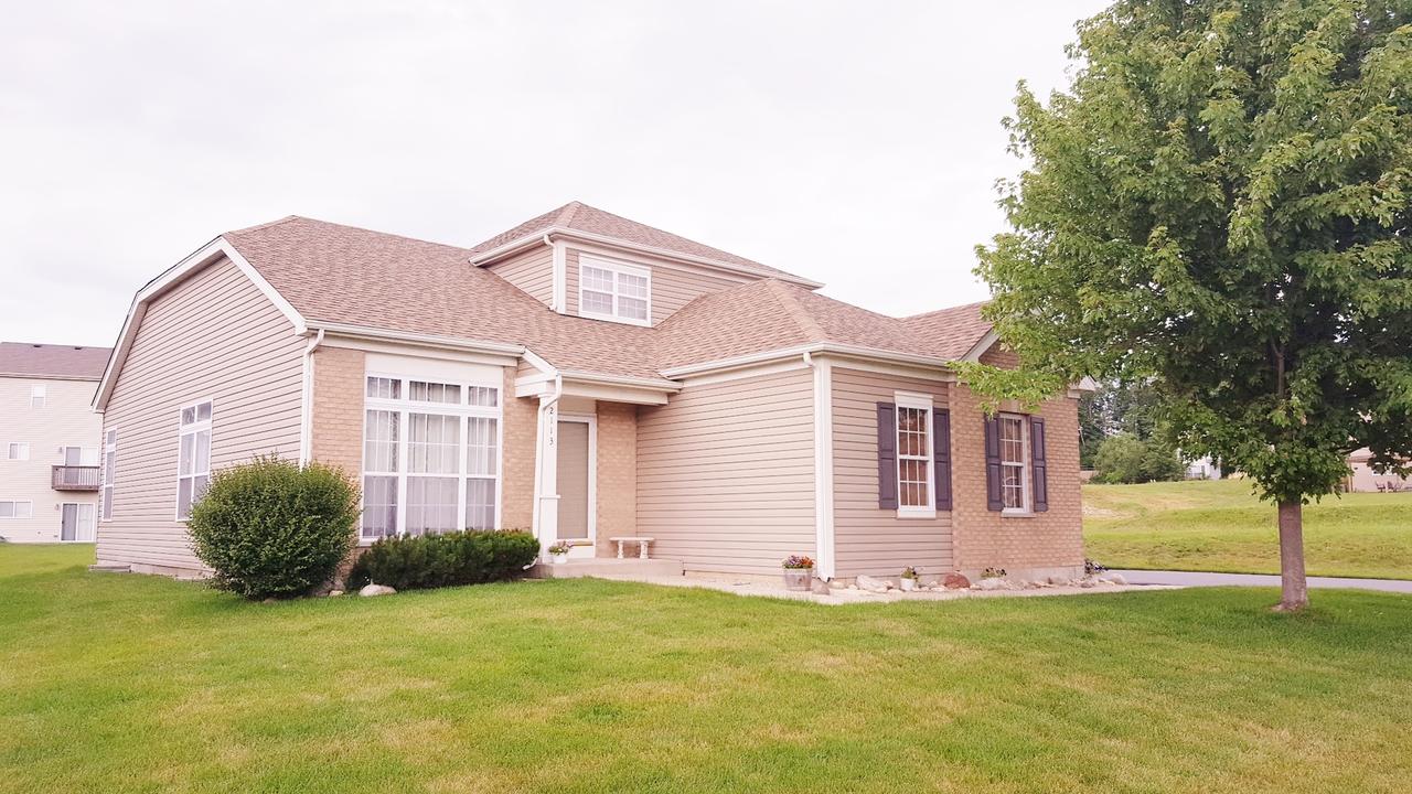 2113 Preswick Ln., Woodstock, IL 60098